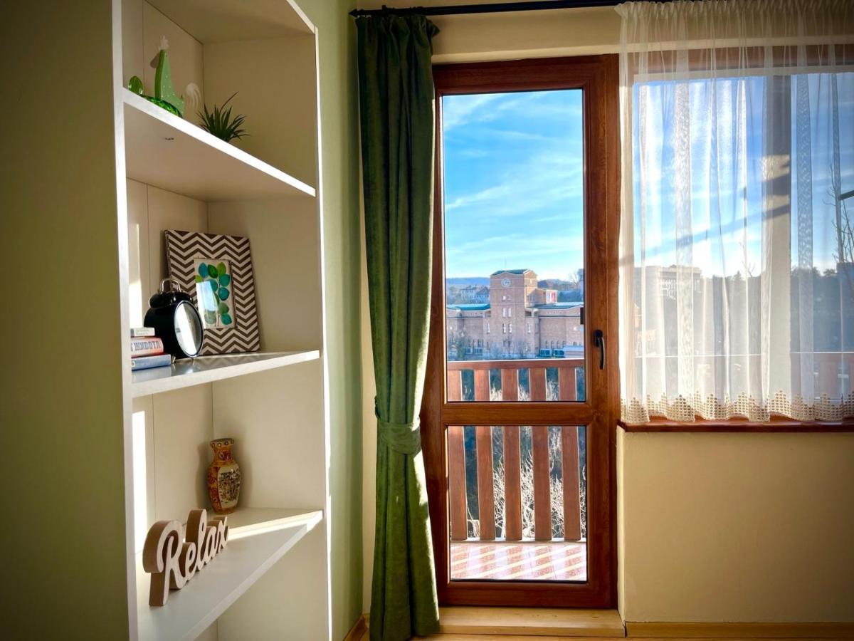 The Green Guest House Of Veliko Tarnovo-Amazing View, Top Location Bagian luar foto