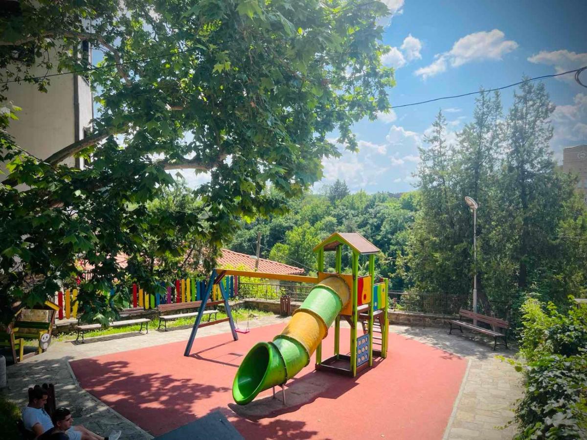 The Green Guest House Of Veliko Tarnovo-Amazing View, Top Location Bagian luar foto