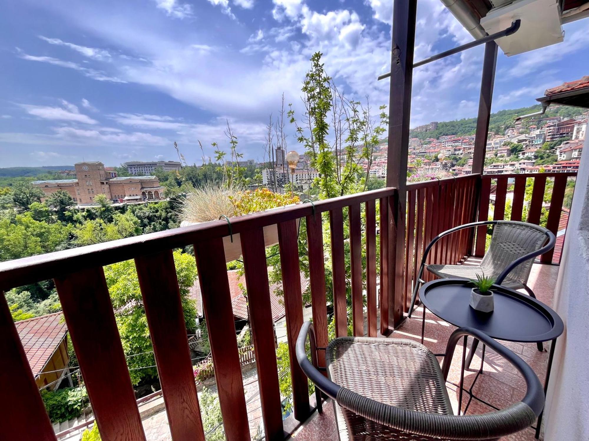 The Green Guest House Of Veliko Tarnovo-Amazing View, Top Location Bagian luar foto